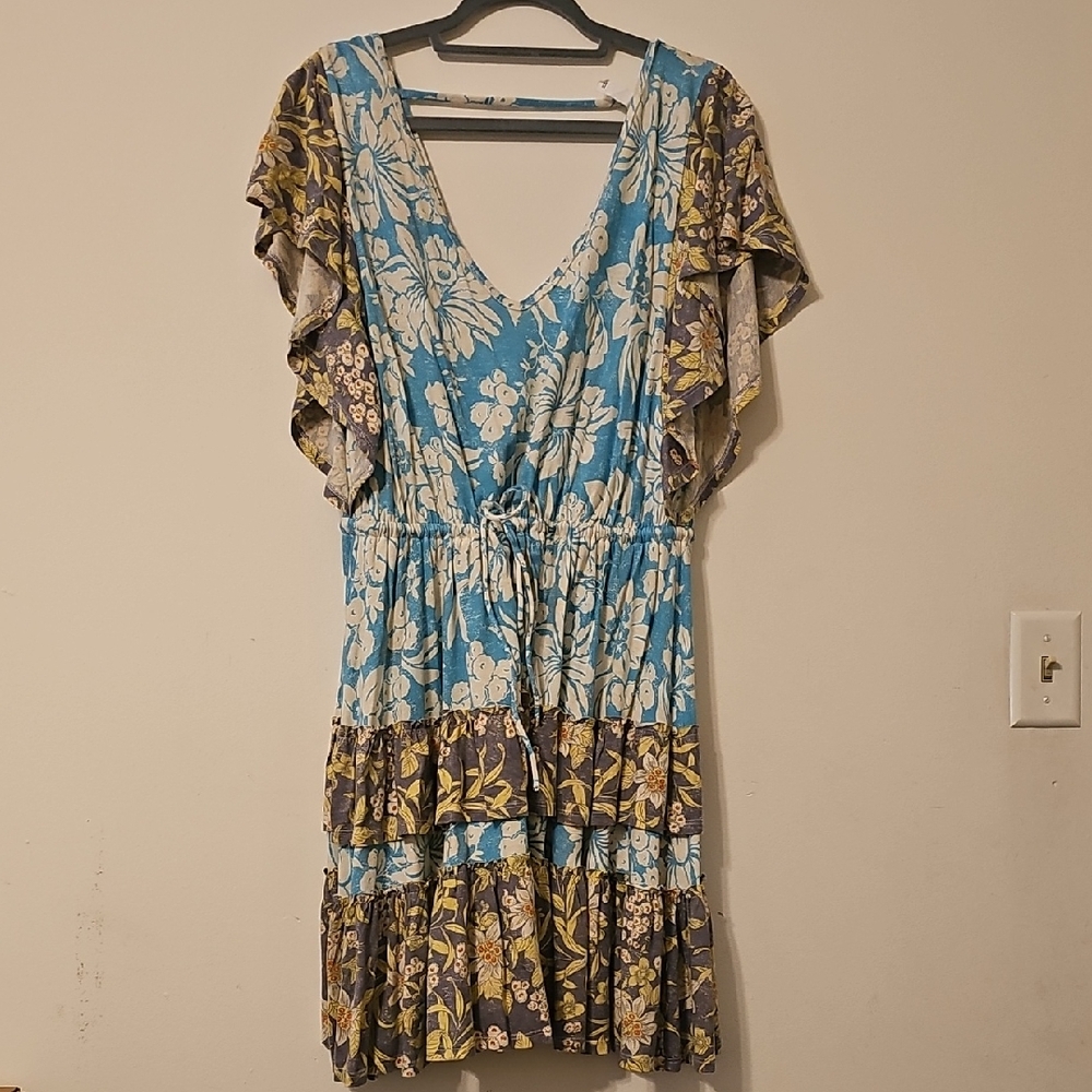 Chic Floral V-Neck Mini Dress in Blue and Brown